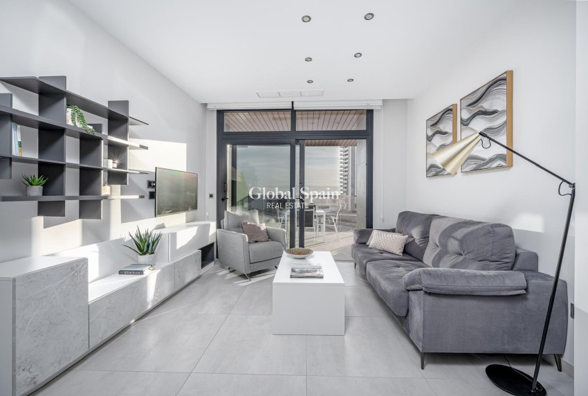 Wederverkoop - APPARTEMENT -
BENIDORM - Zona de Poniente