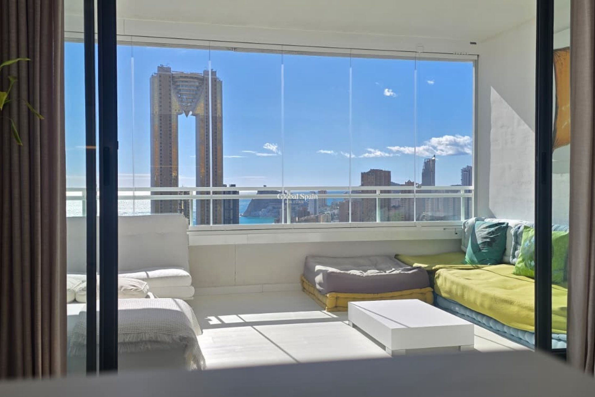 Wederverkoop - APPARTEMENT -
BENIDORM - Zona de Poniente