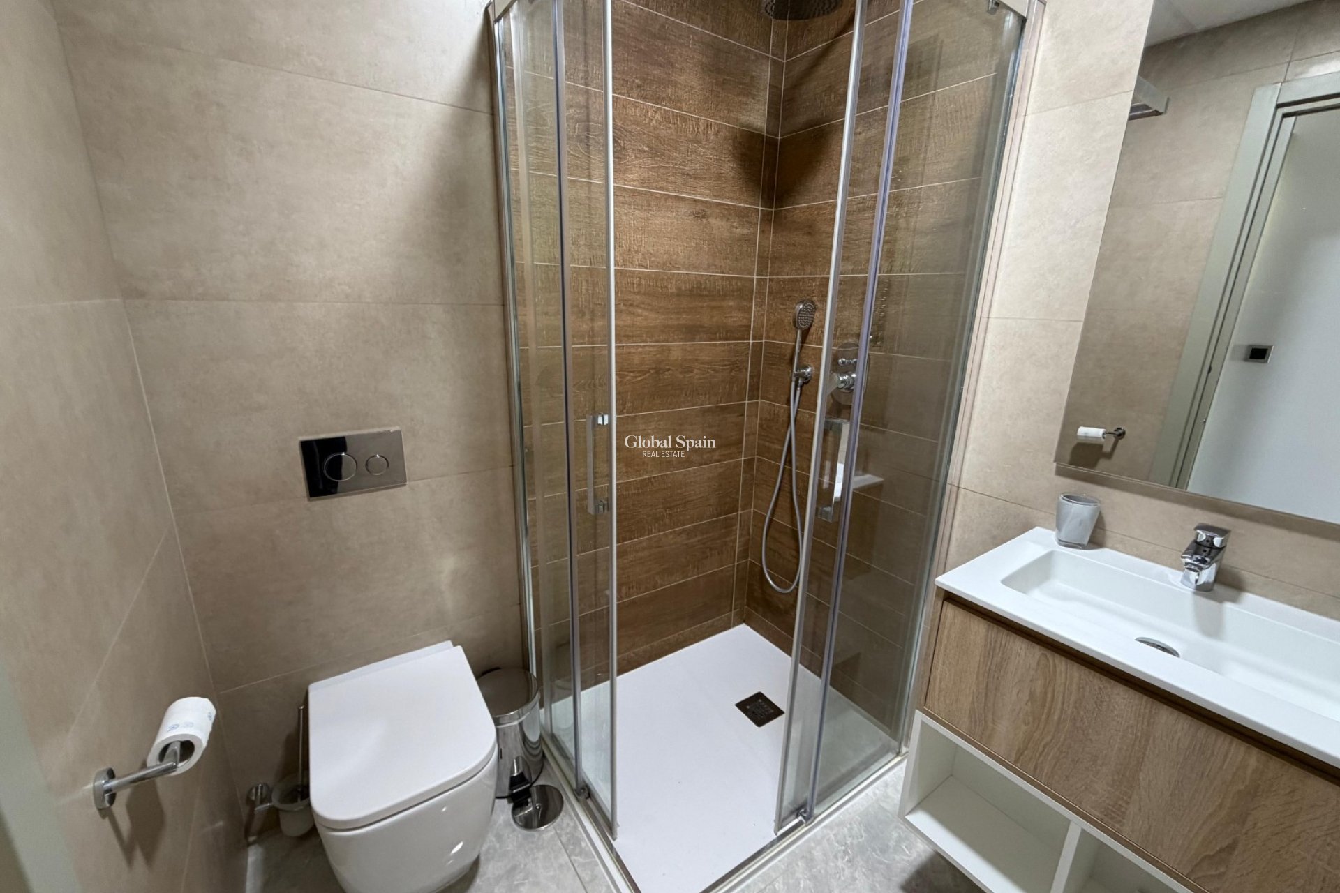 Wederverkoop - APPARTEMENT -
BENIDORM - Zona de Poniente