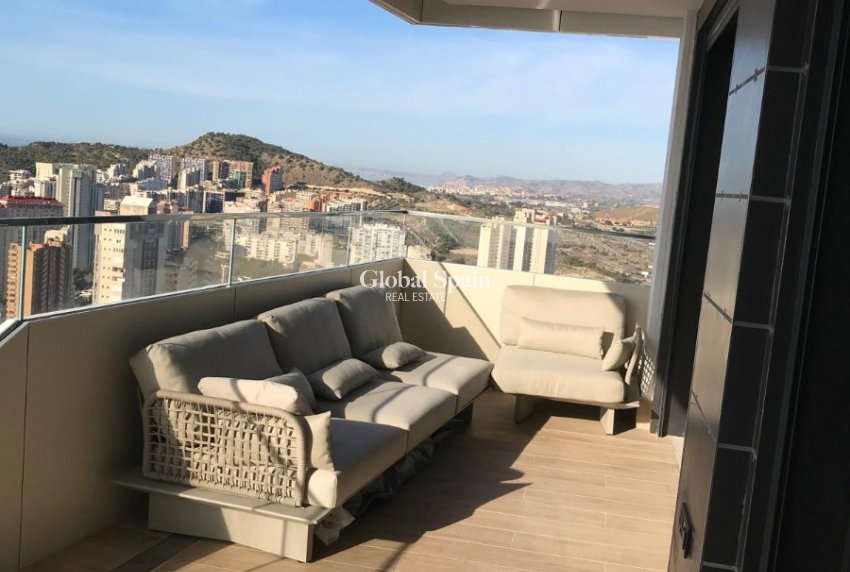 Wederverkoop - APPARTEMENT -
BENIDORM - Zona de Poniente