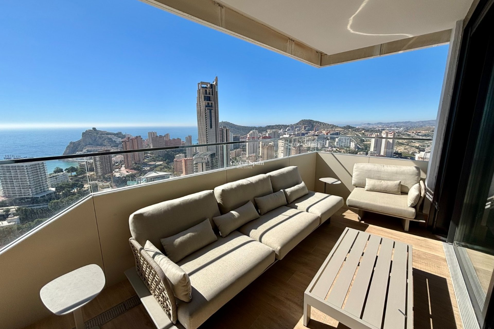 Wederverkoop - APPARTEMENT -
BENIDORM - Zona de Poniente
