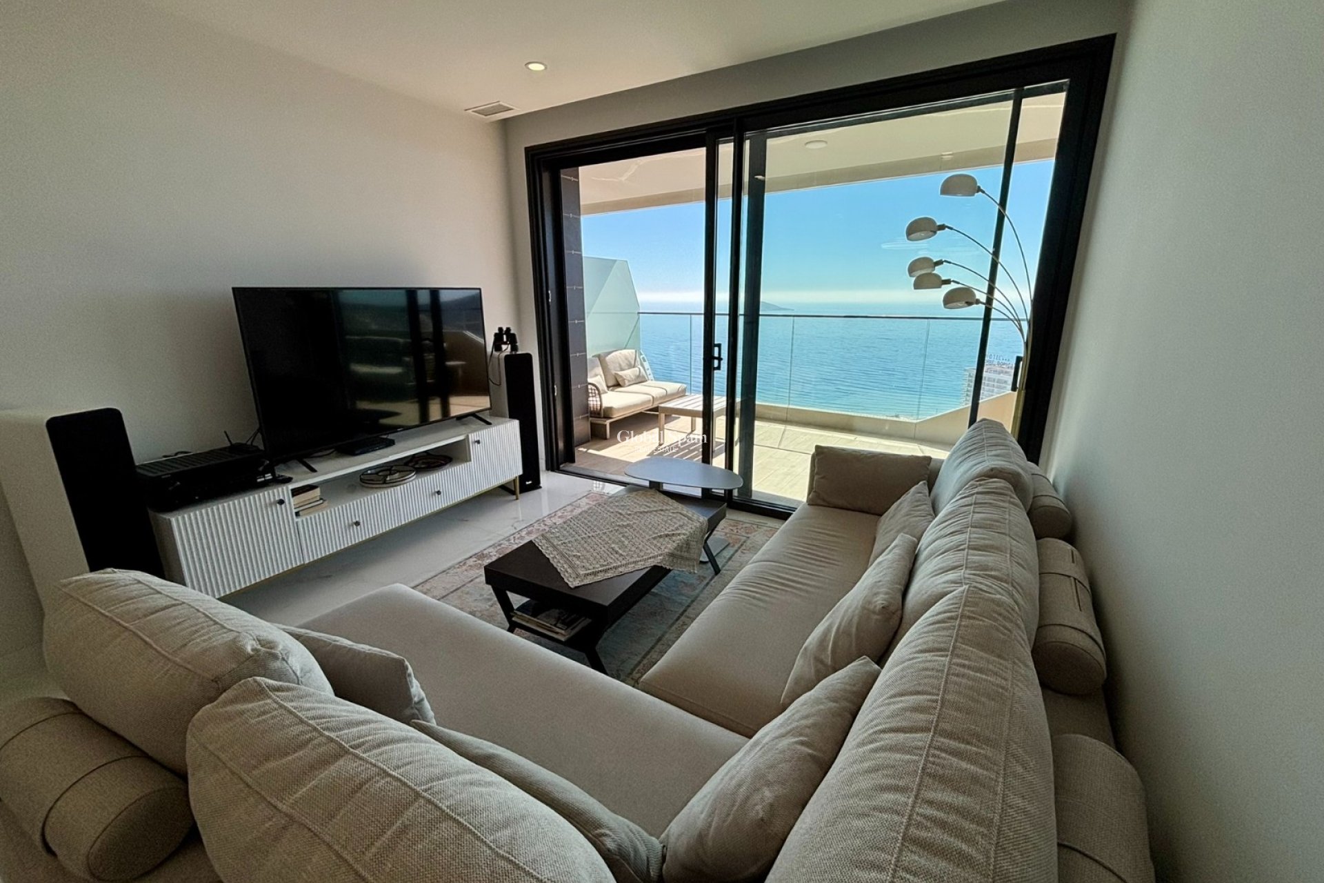 Wederverkoop - APPARTEMENT -
BENIDORM - Zona de Poniente