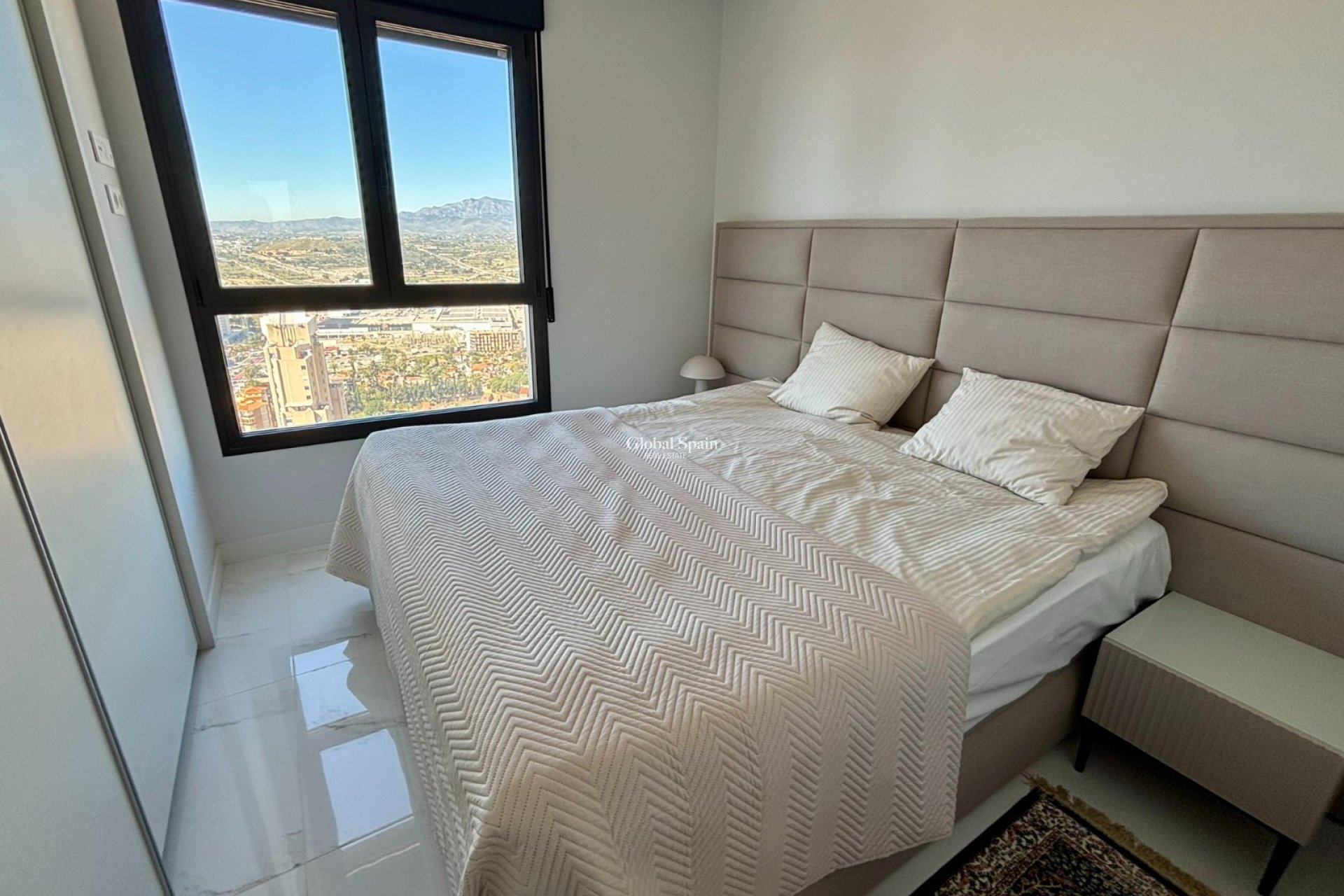 Wederverkoop - APPARTEMENT -
BENIDORM - Zona de Poniente