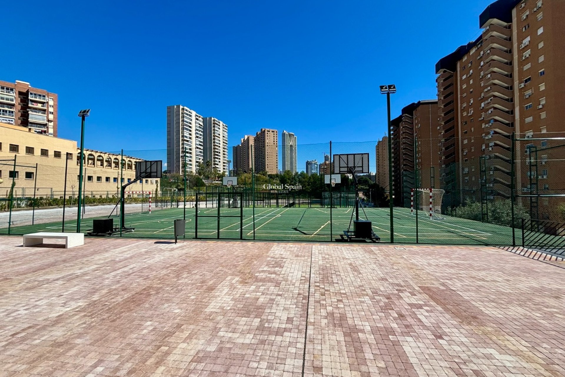 Wederverkoop - APPARTEMENT -
BENIDORM - Zona de Poniente
