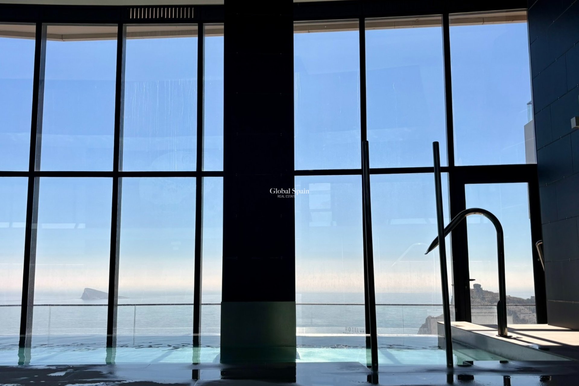 Wederverkoop - APPARTEMENT -
BENIDORM - Zona de Poniente