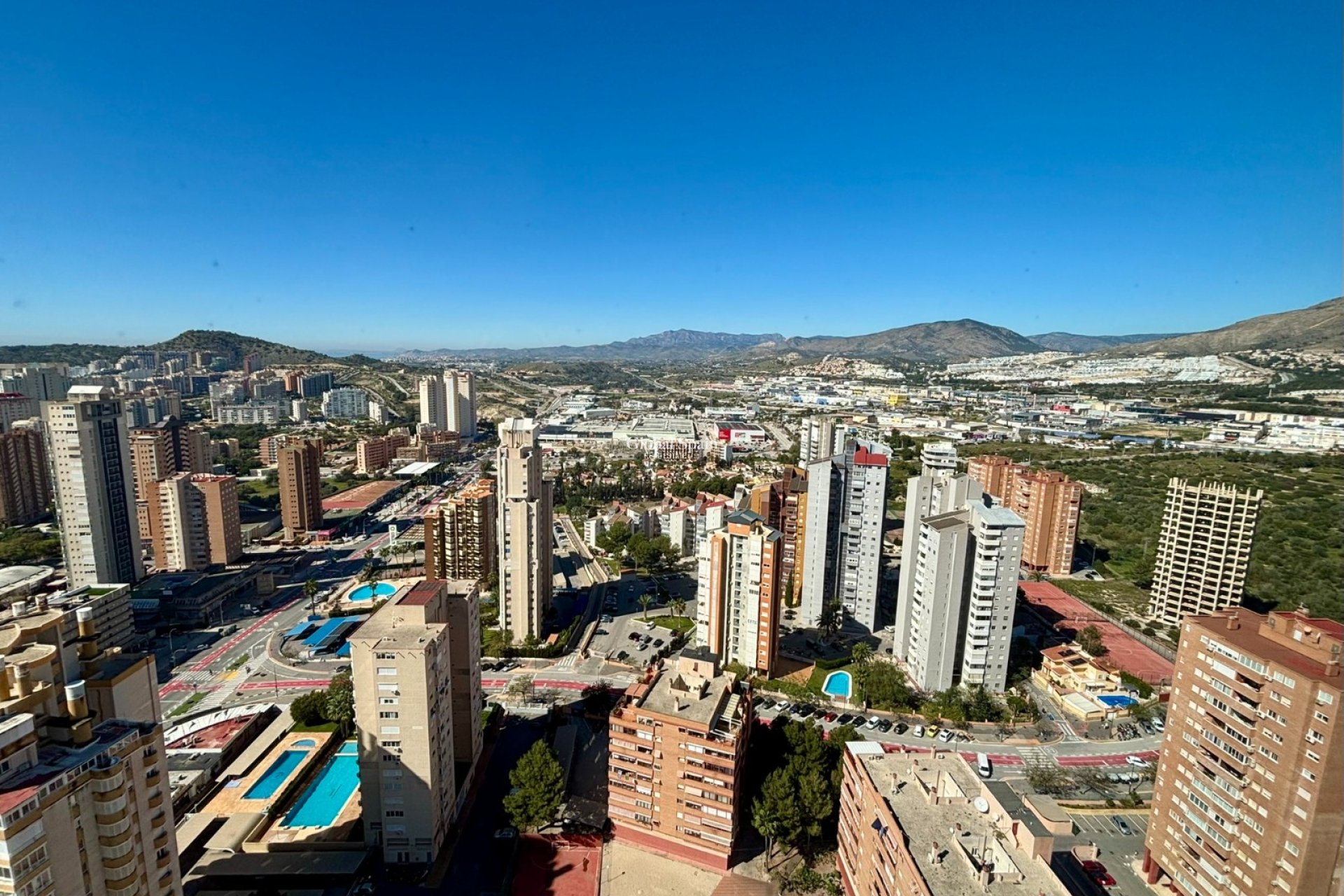 Wederverkoop - APPARTEMENT -
BENIDORM - Zona de Poniente