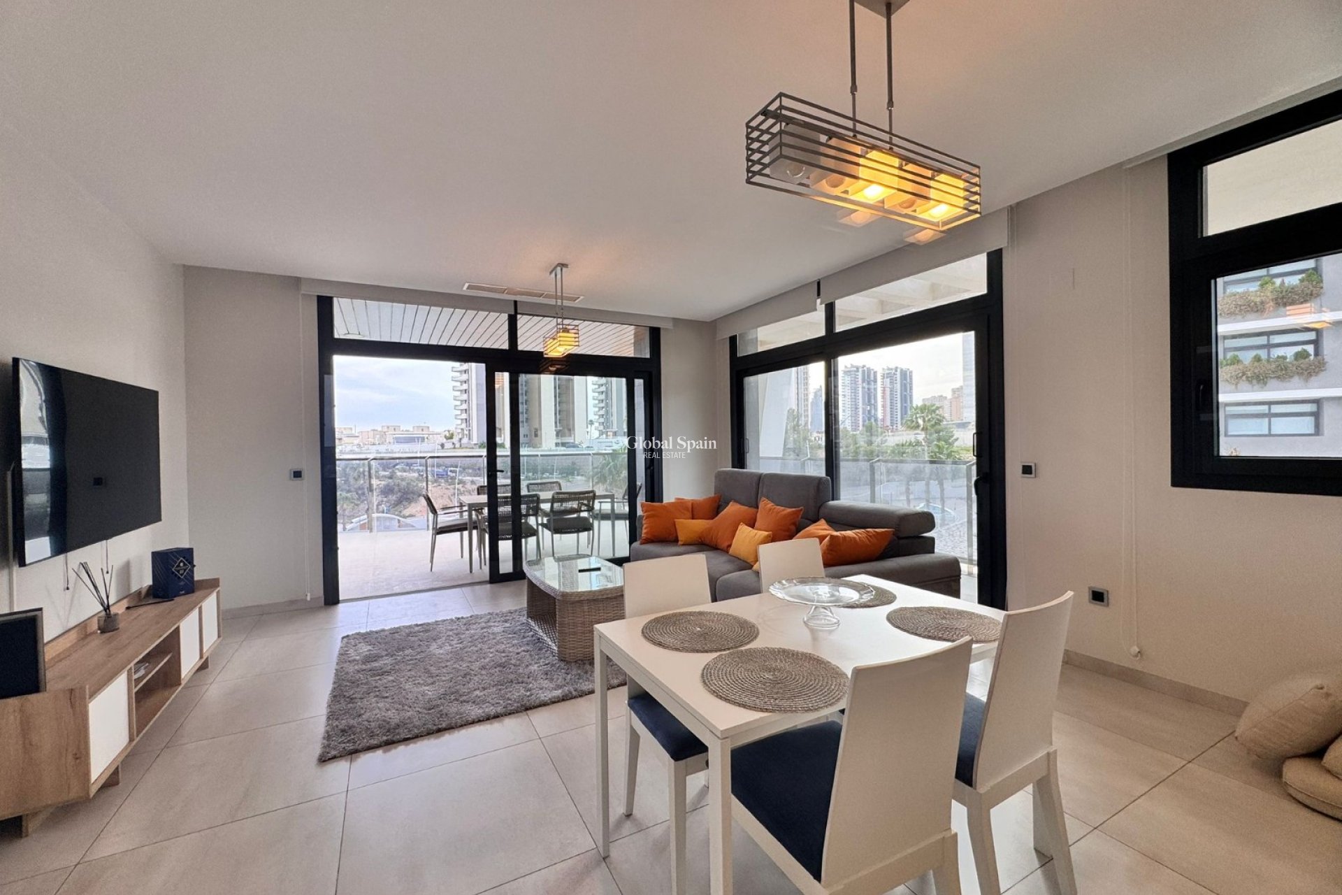 Wederverkoop - APPARTEMENT -
BENIDORM - Zona de Poniente