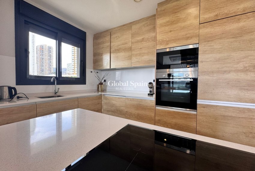 Wederverkoop - APPARTEMENT -
BENIDORM - Zona de Poniente