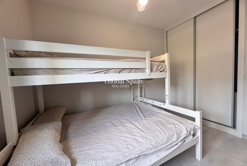 Wederverkoop - APPARTEMENT -
BENIDORM - Zona de Poniente