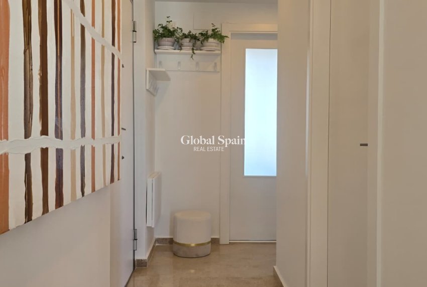 Wederverkoop - APPARTEMENT -
BENIDORM - Zona de Poniente