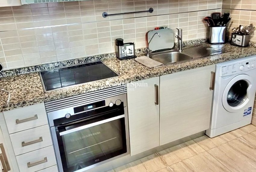 Wederverkoop - APPARTEMENT -
BENIDORM - Zona de Poniente