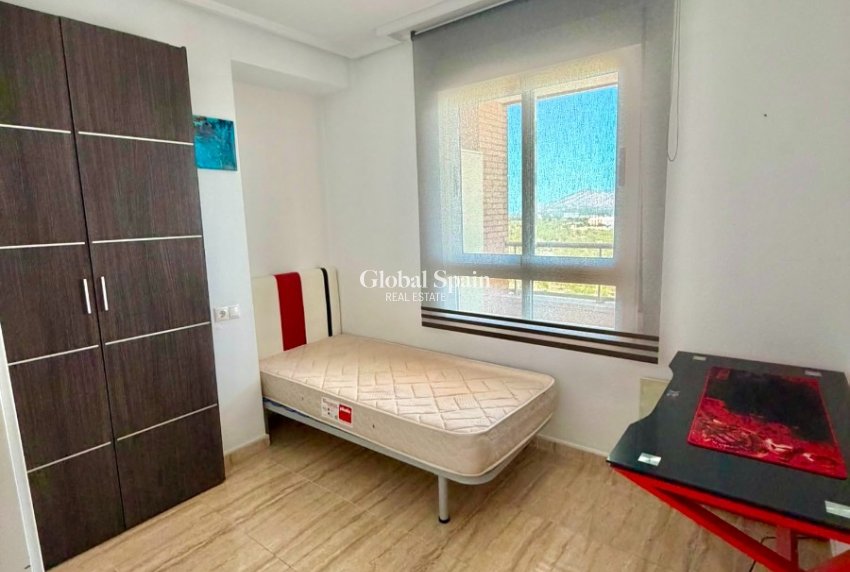 Wederverkoop - APPARTEMENT -
BENIDORM - Zona de Poniente