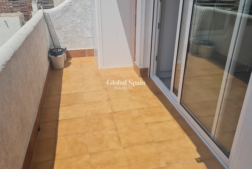 Wederverkoop - APPARTEMENT -
BENIDORM - Zona de Poniente