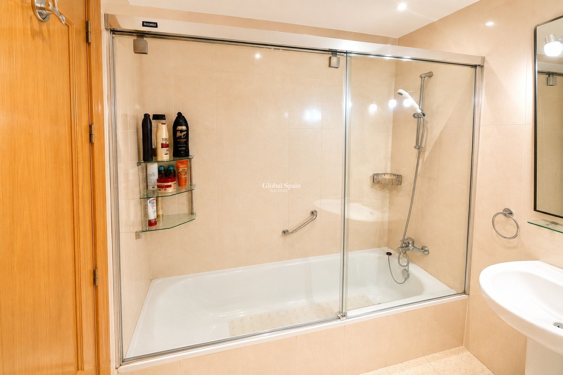 Wederverkoop - APPARTEMENT -
BENIDORM - Zona de Poniente