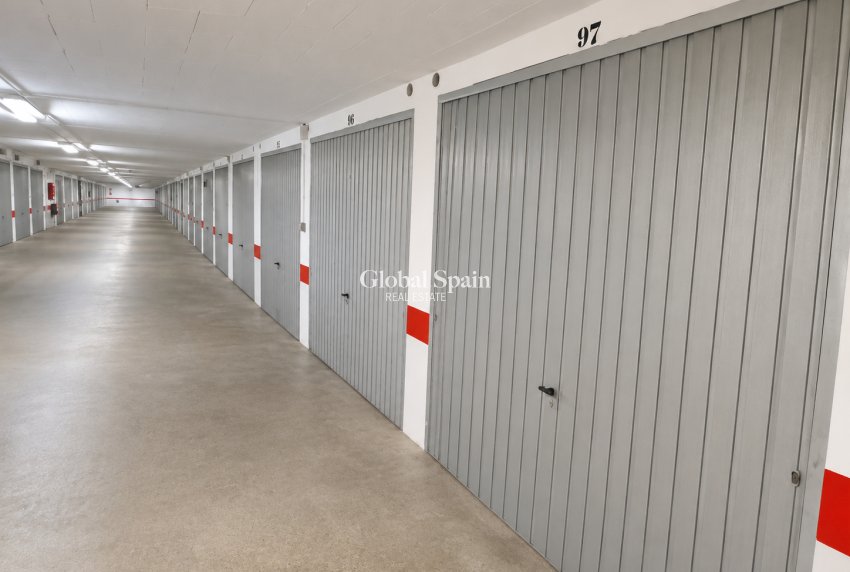 Wederverkoop - APPARTEMENT -
BENIDORM - Zona de Poniente