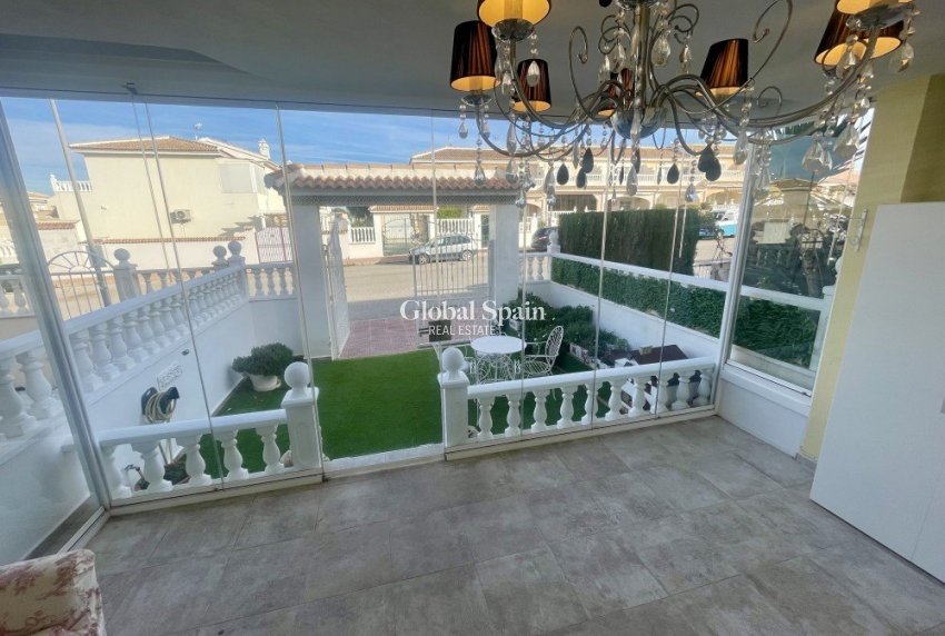 Wederverkoop - APPARTEMENT -
BENIJÓFAR - Costa Blanca