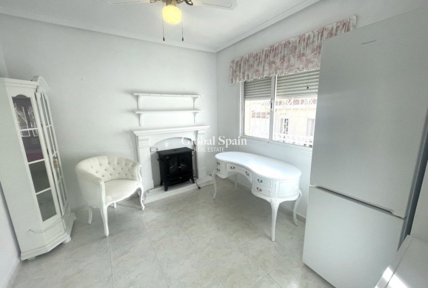 Wederverkoop - APPARTEMENT -
BENIJÓFAR - Costa Blanca