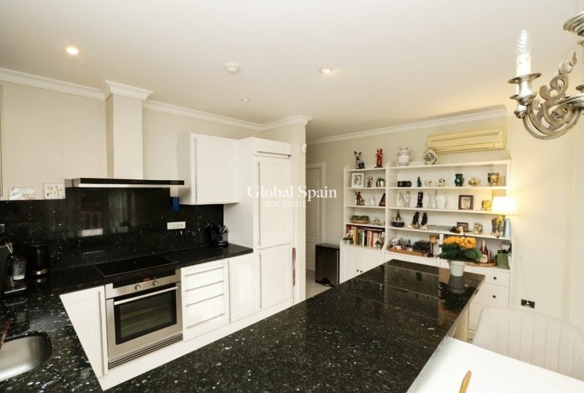 Wederverkoop - APPARTEMENT -
BENISSA - Costa Blanca