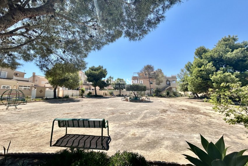 Wederverkoop - APPARTEMENT -
CABO ROIG - Costa Blanca