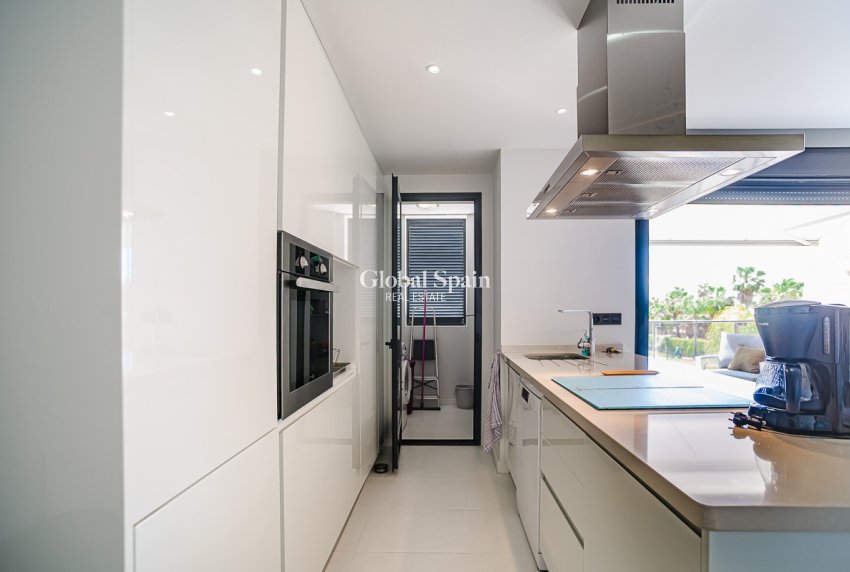 Wederverkoop - APPARTEMENT -
CABO ROIG - Orihuela Costa