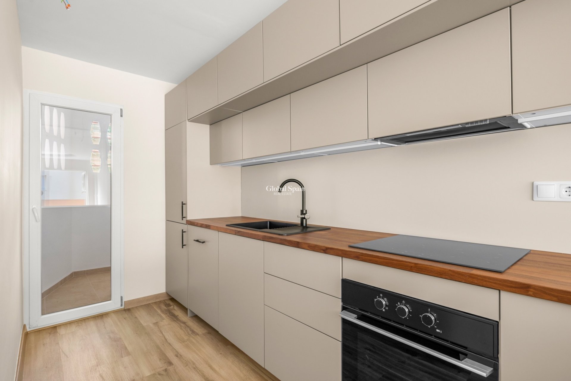 Wederverkoop - APPARTEMENT -
CALPE - Centro