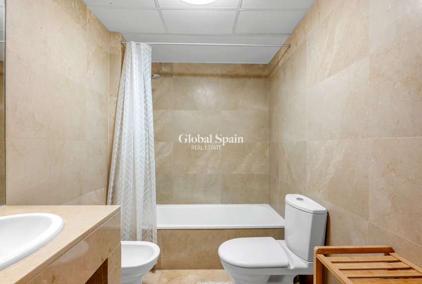 Wederverkoop - APPARTEMENT -
CAMPOAMOR - Costa Blanca