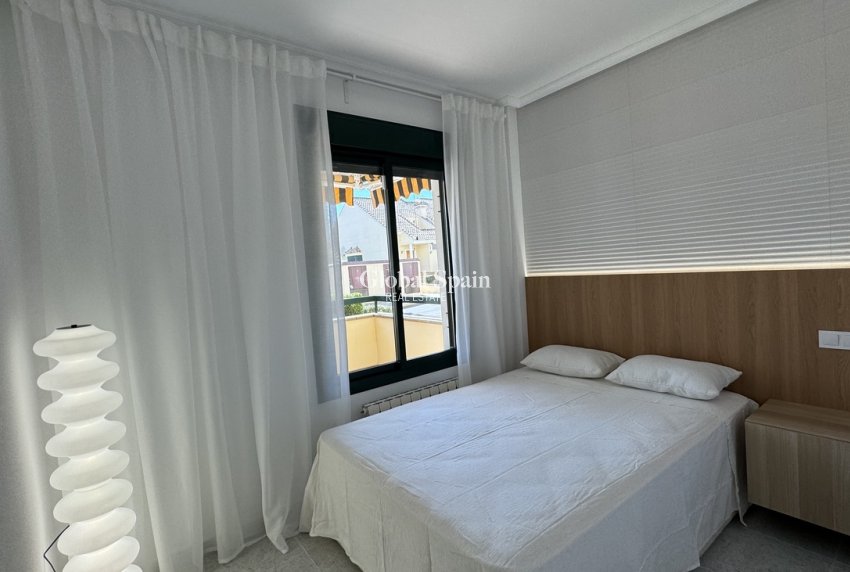 Wederverkoop - APPARTEMENT -
CAMPOAMOR - Costa Blanca