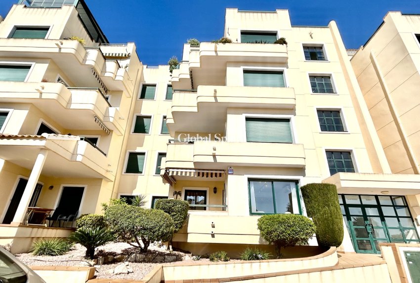 Wederverkoop - APPARTEMENT -
CAMPOAMOR - Costa Blanca
