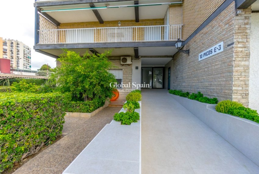 Wederverkoop - Appartement -
CAMPOAMOR