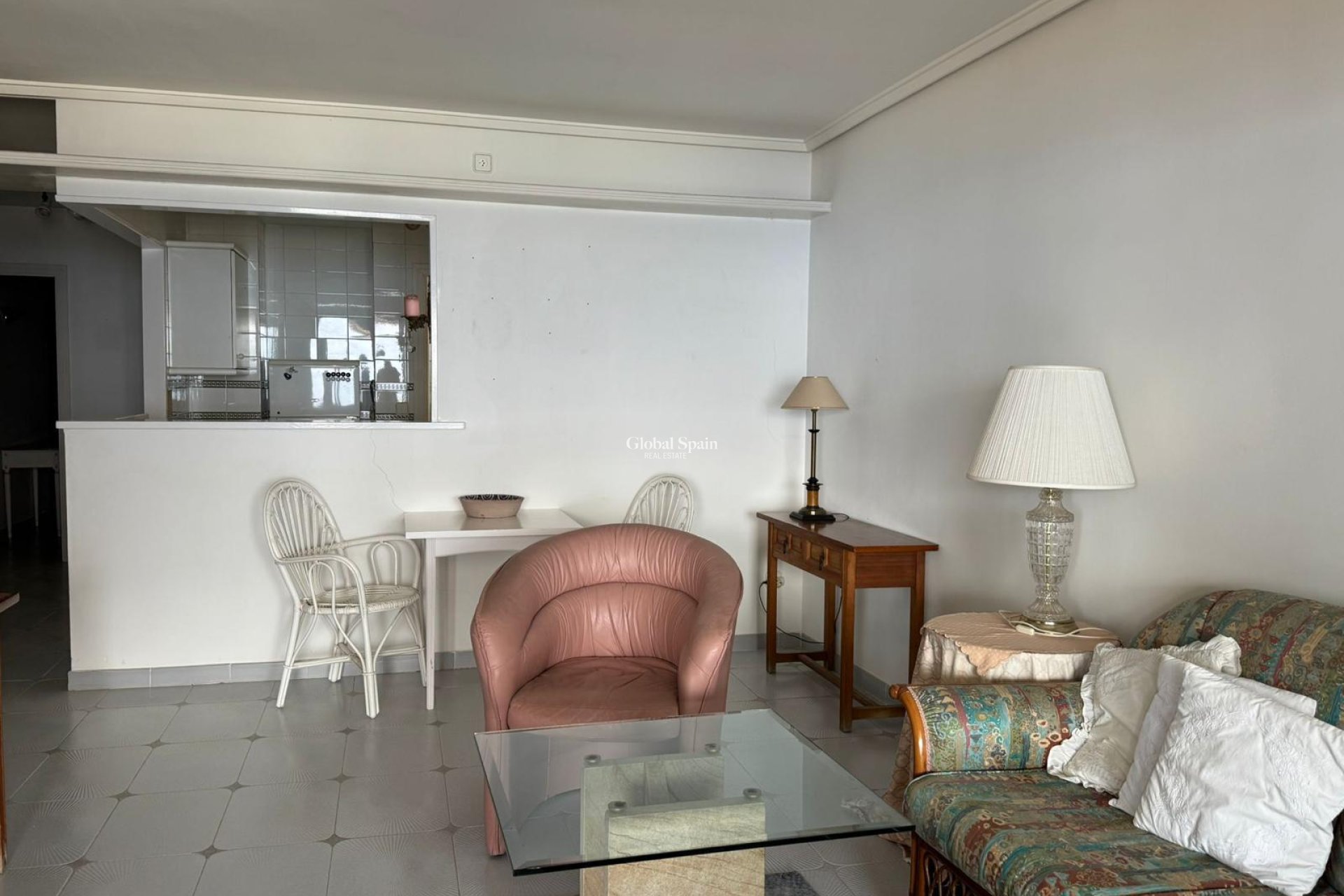 Wederverkoop - APPARTEMENT -
CAS CATALÀ - optional location detail