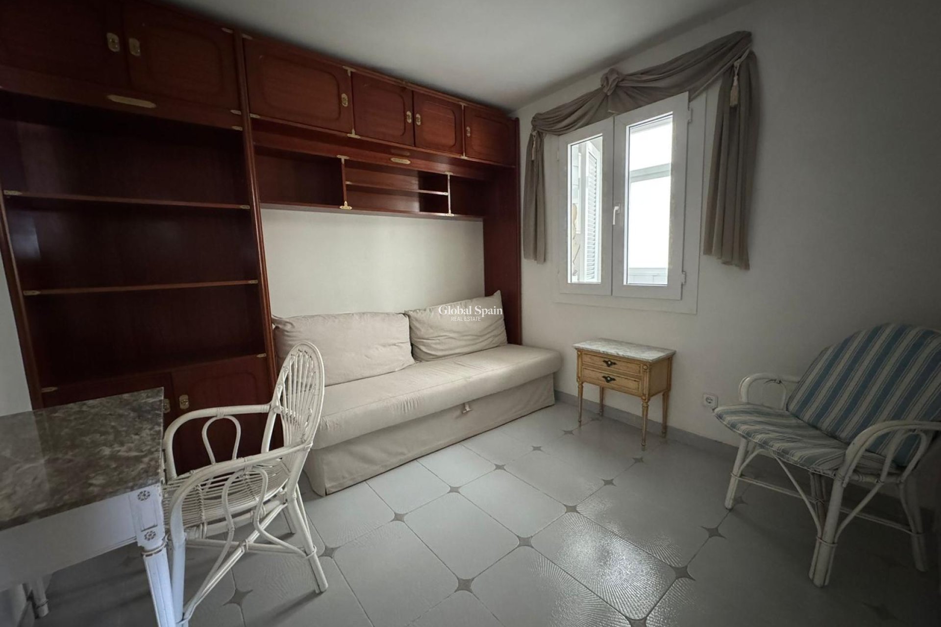 Wederverkoop - APPARTEMENT -
CAS CATALÀ - optional location detail