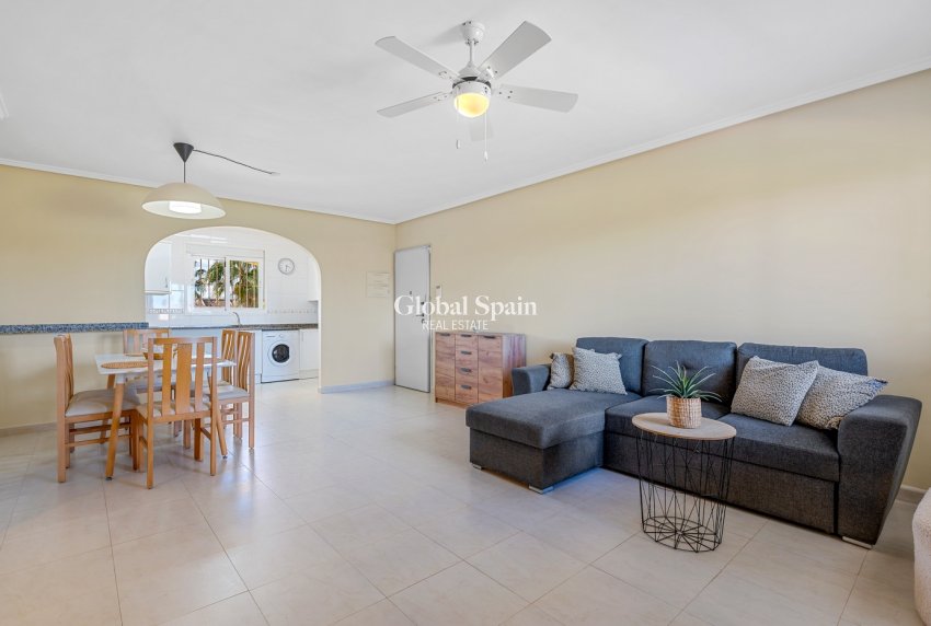 Wederverkoop - APPARTEMENT -
CIUDAD QUESADA