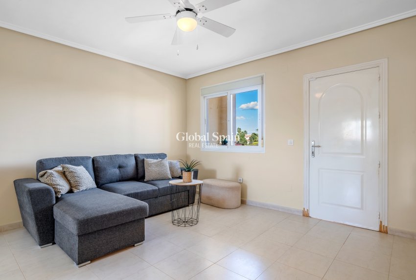 Wederverkoop - APPARTEMENT -
CIUDAD QUESADA