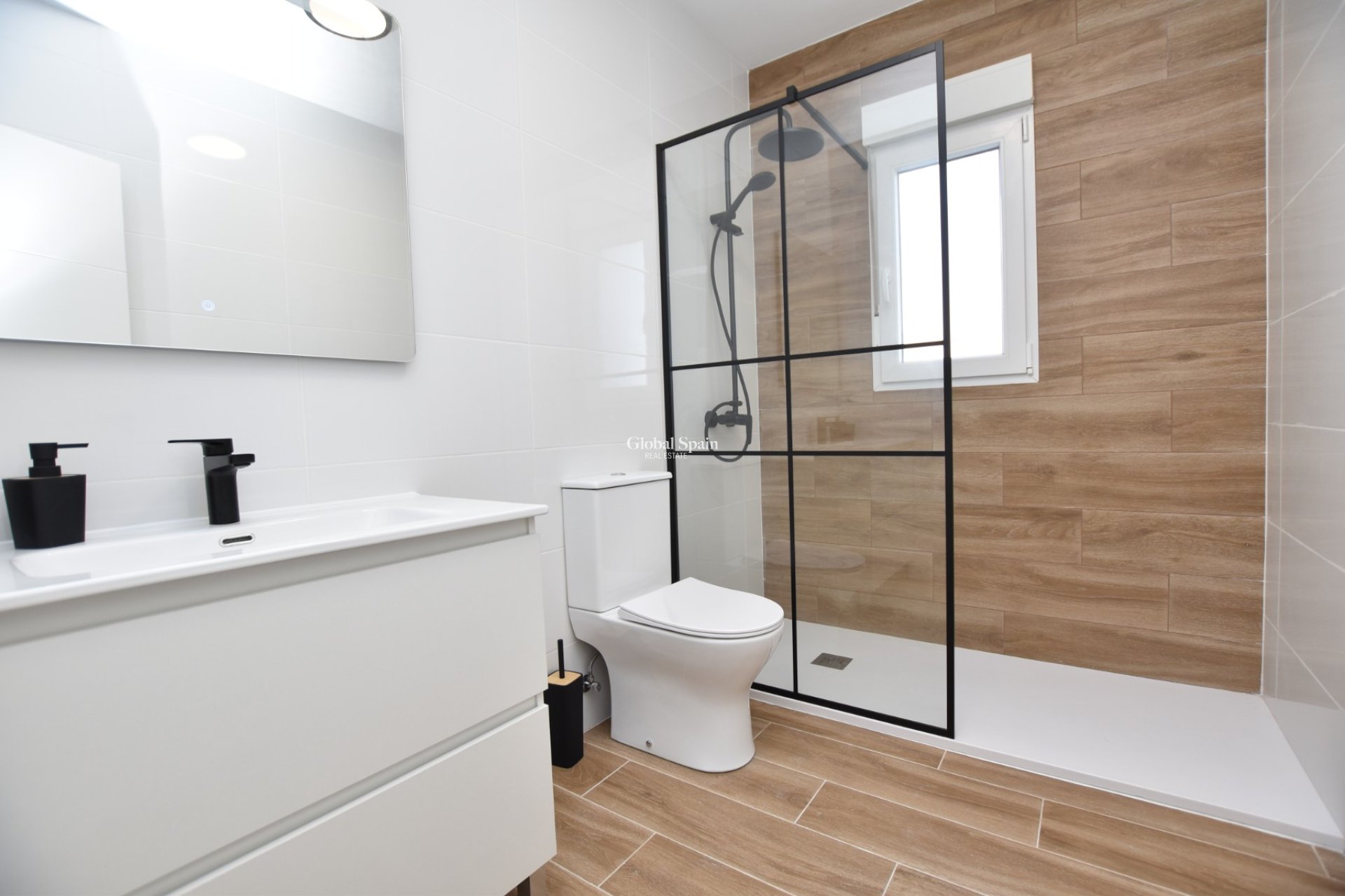 Wederverkoop - APPARTEMENT -
CIUDAD QUESADA