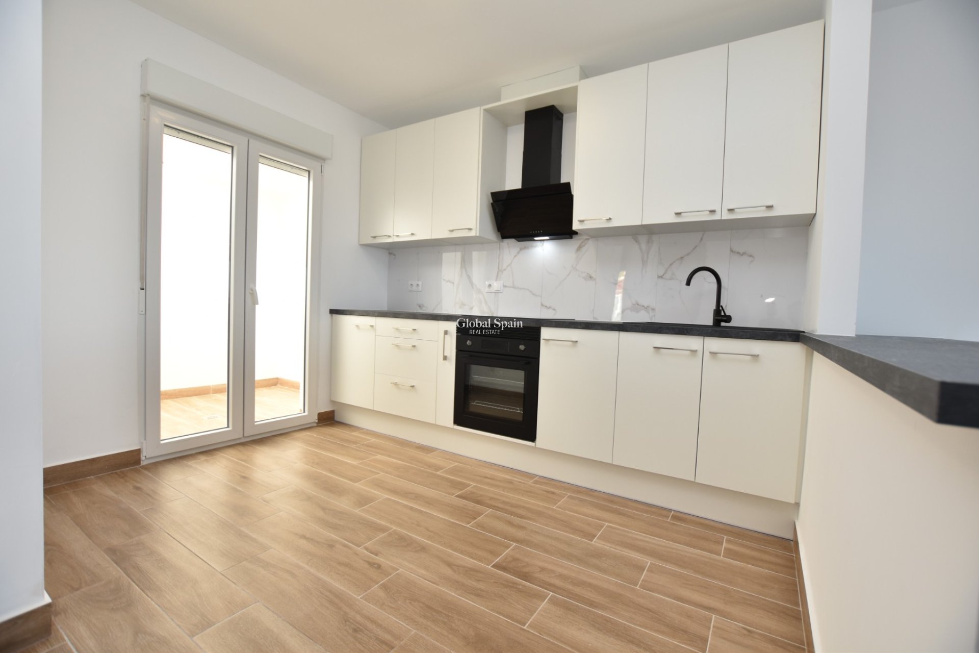 Wederverkoop - APPARTEMENT -
CIUDAD QUESADA