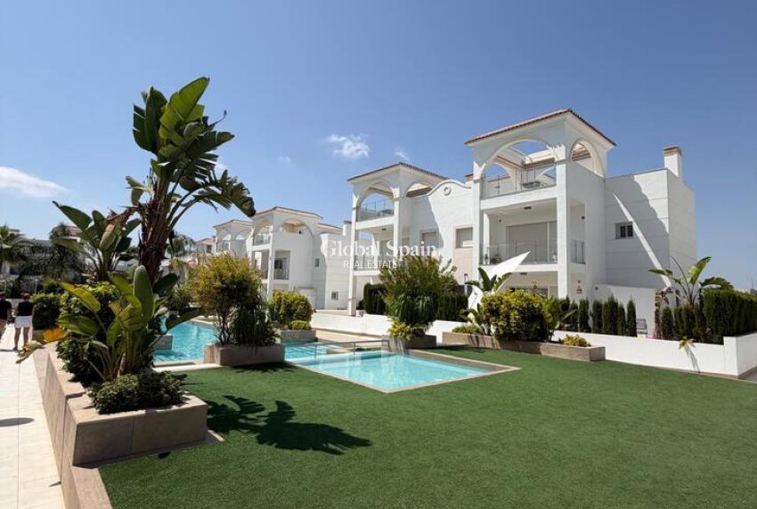 Wederverkoop - APPARTEMENT -
CIUDAD QUESADA