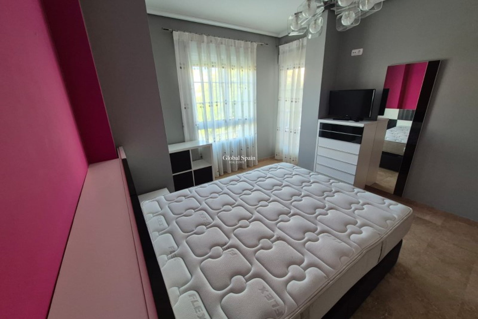 Wederverkoop - APPARTEMENT -
CREVILLENTE - Inland