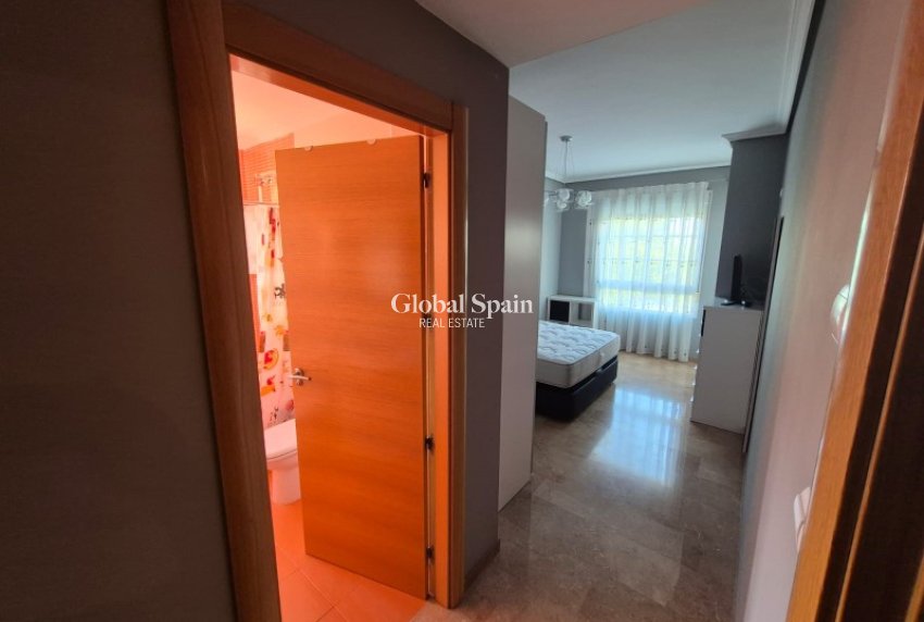 Wederverkoop - APPARTEMENT -
CREVILLENTE - Inland