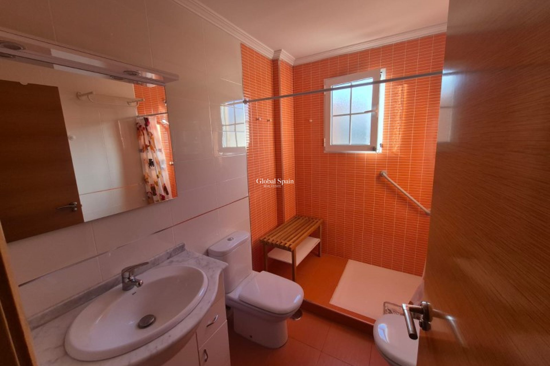 Wederverkoop - APPARTEMENT -
CREVILLENTE - Inland