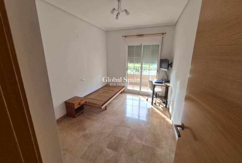Wederverkoop - APPARTEMENT -
CREVILLENTE - Inland
