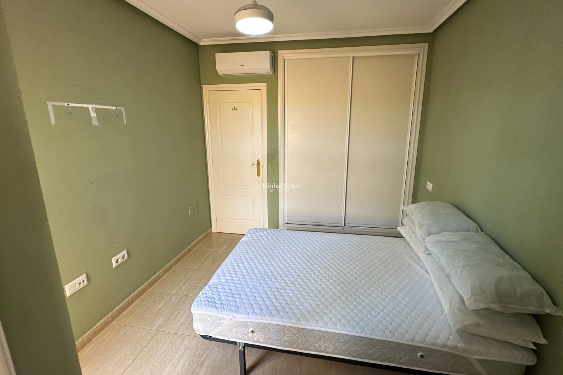 Wederverkoop - APPARTEMENT -
DAYA NUEVA - Costa Blanca Sur