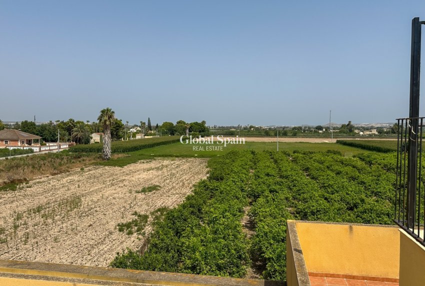 Wederverkoop - APPARTEMENT -
DAYA NUEVA - Costa Blanca Sur
