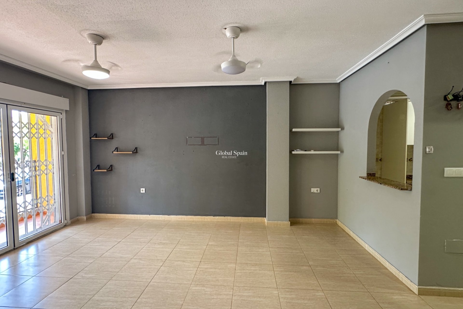 Wederverkoop - APPARTEMENT -
DAYA NUEVA - Costa Blanca Sur