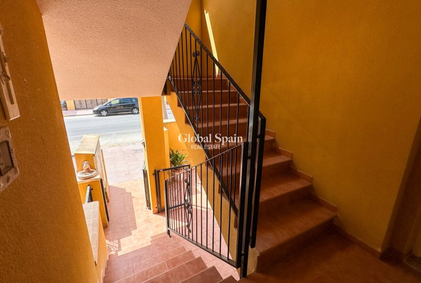 Wederverkoop - APPARTEMENT -
DAYA NUEVA - Costa Blanca Sur