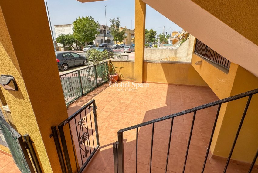 Wederverkoop - APPARTEMENT -
DAYA NUEVA - Costa Blanca Sur