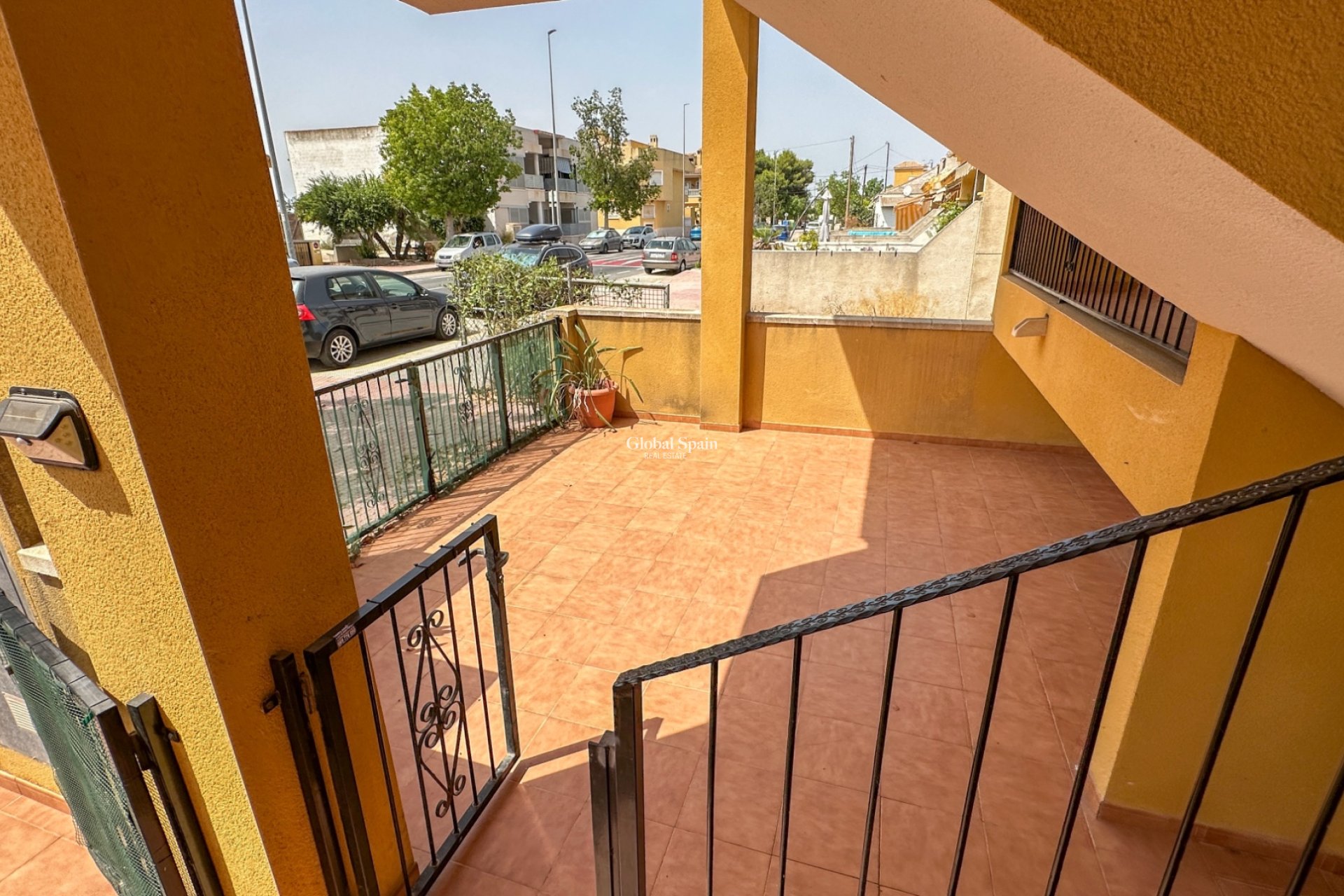 Wederverkoop - APPARTEMENT -
DAYA NUEVA - Costa Blanca Sur