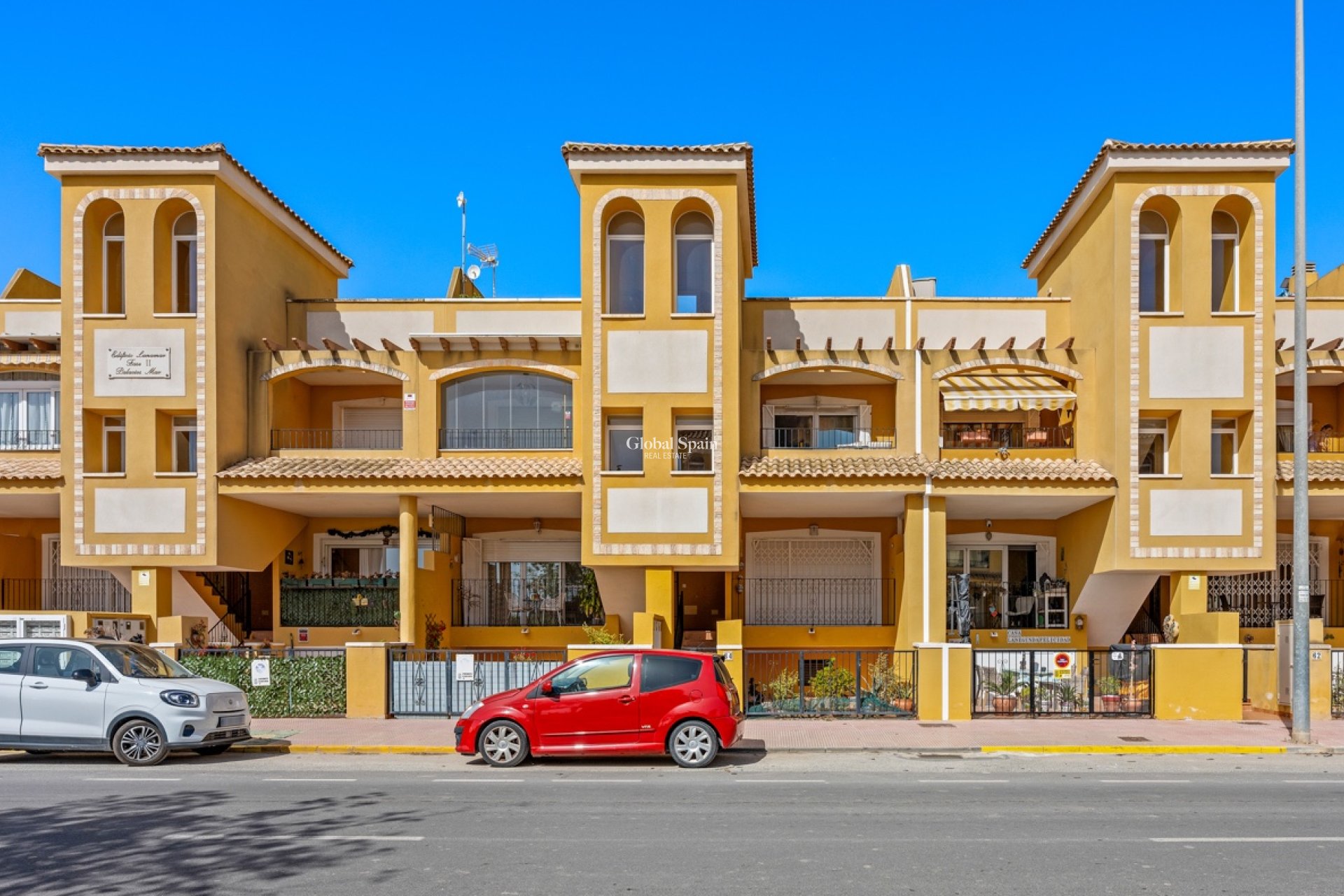 Wederverkoop - APPARTEMENT -
DAYA NUEVA