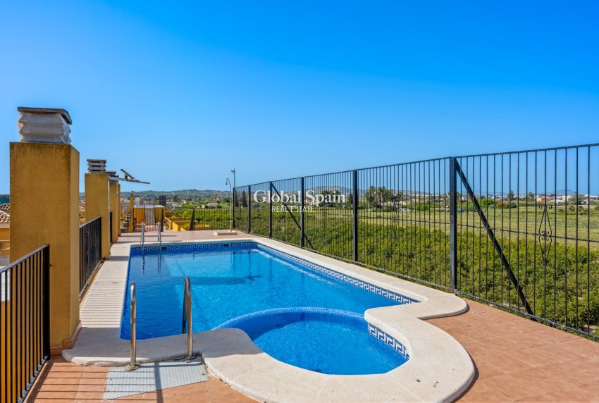Wederverkoop - APPARTEMENT -
DAYA NUEVA