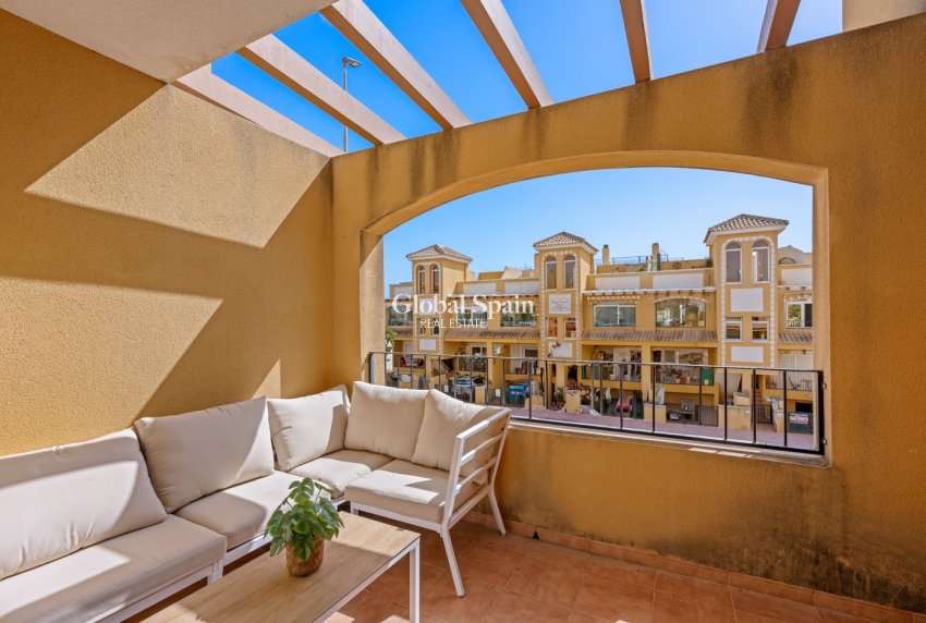 Wederverkoop - APPARTEMENT -
DAYA NUEVA