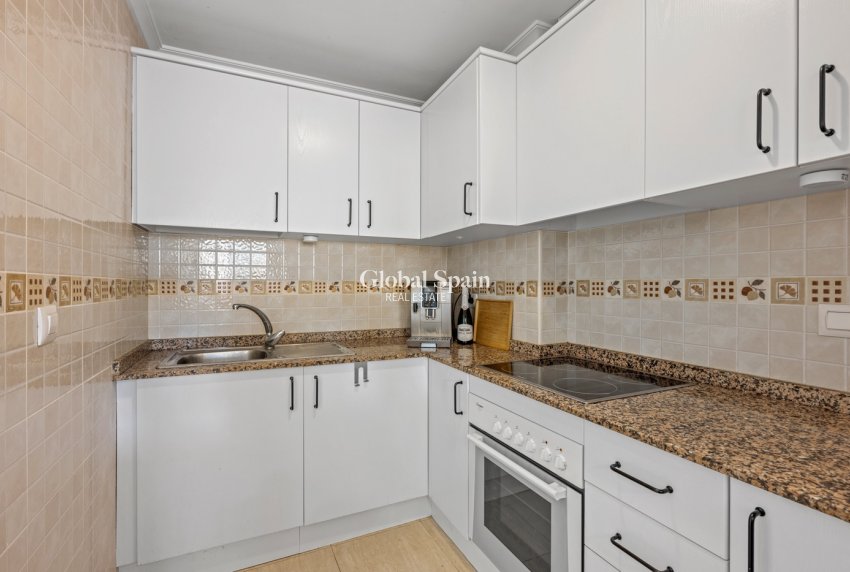 Wederverkoop - APPARTEMENT -
DAYA NUEVA